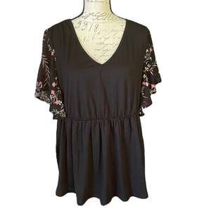 Bloomchic Black V Neck Front Flutter Floral Sleeve Shirt Plus Size 14-16